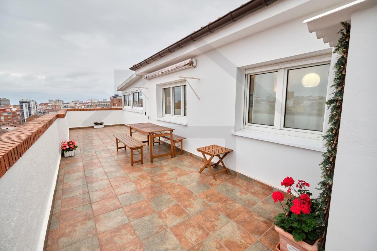 Espectacular Atico A Un Paso Del Centro De Gijon Bed and Breakfast Buitenkant foto